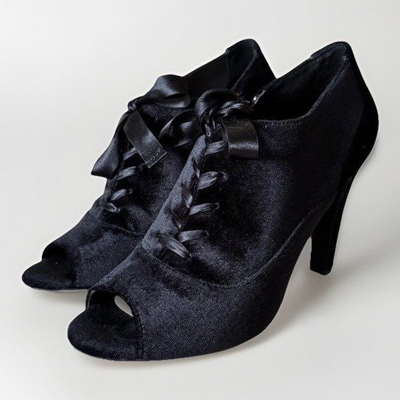 Kelly & Katie Shoes - Kelly & Katie Black Velvet Open Toe Laced‎ Heel Ankle Boot Bootie Sz 9.5 Holiday
